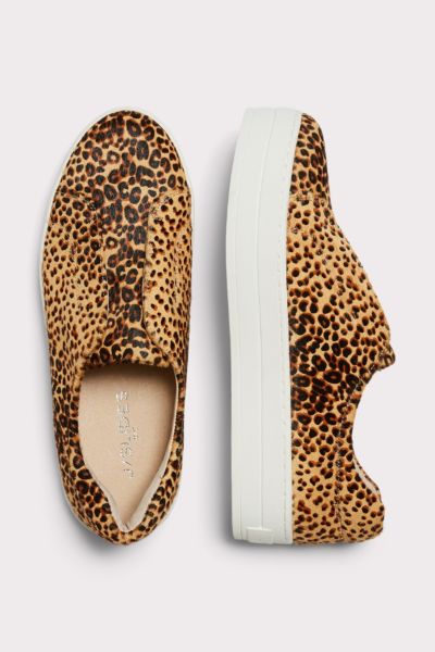 J/SLIDES Heidi Leopard Sneaker