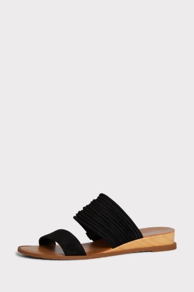 KENNETH COLE Olivia Wedge